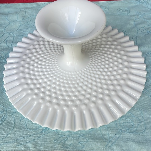 Vintage Fenton White Milk Glass Hobnail Cake Stand Hard to find Beauty! - Picture 3 of 4